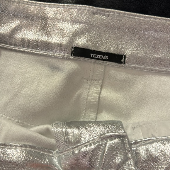 Silver Metallic Mini skirt - Picture 2 of 4